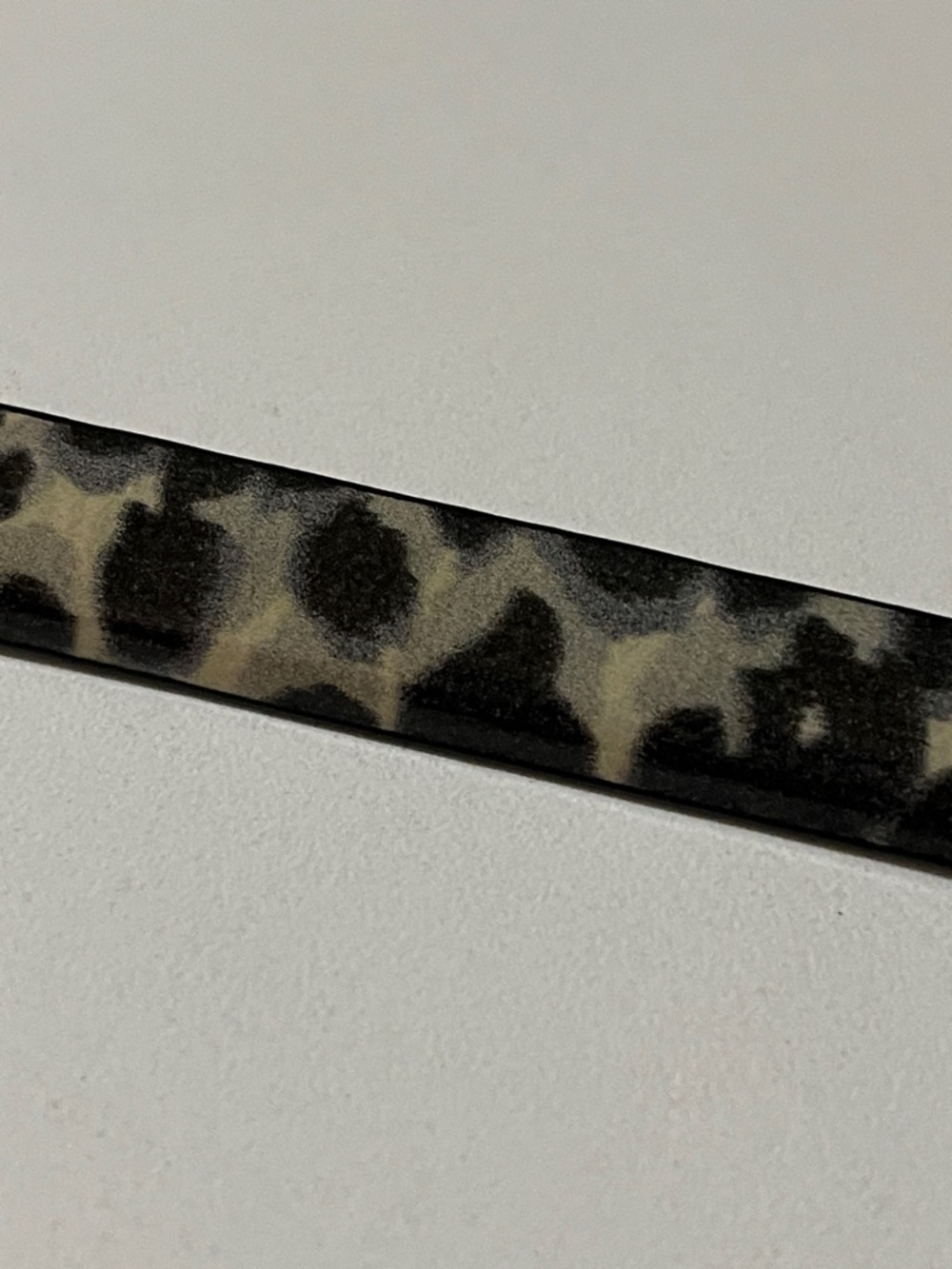 NWOT Ann Taylor Skinny Animal Print Belt - Picture 2 of 8